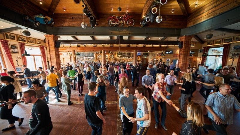 15 stunden mega-fahrspaß bei der sommernachts-party im europa-park Die Euro Dance Festival Location, der Europa-Park Rust